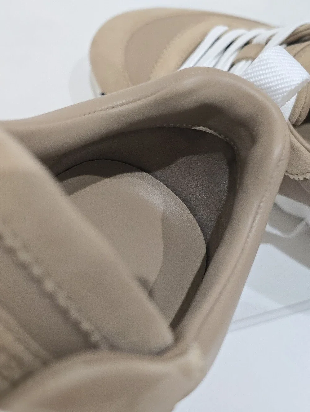 Hermes Womens Bouncing Sneakers Beige and White Low-Top Sneakers Size 38